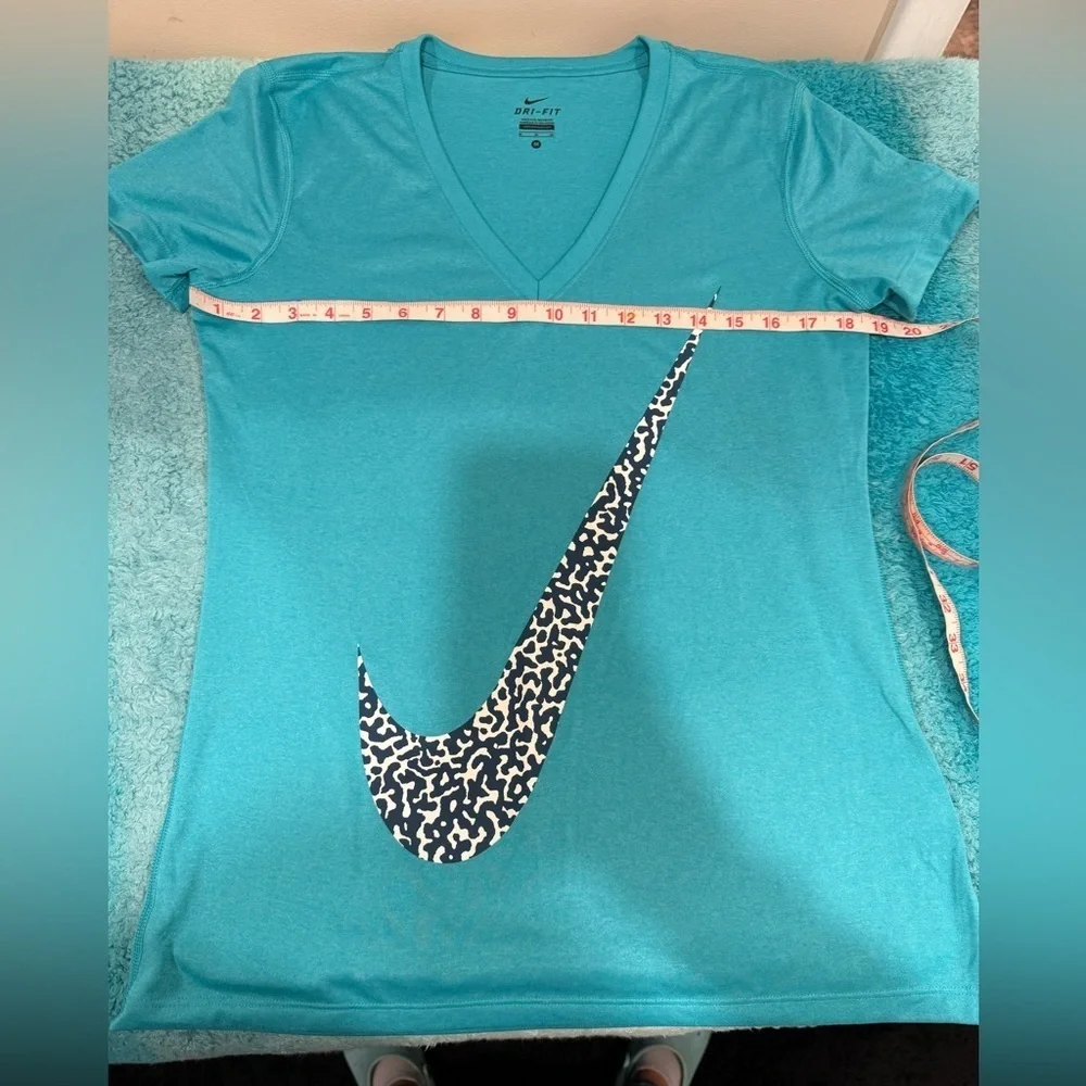 🔥Nike Women's Blue V-Neck Top🔥